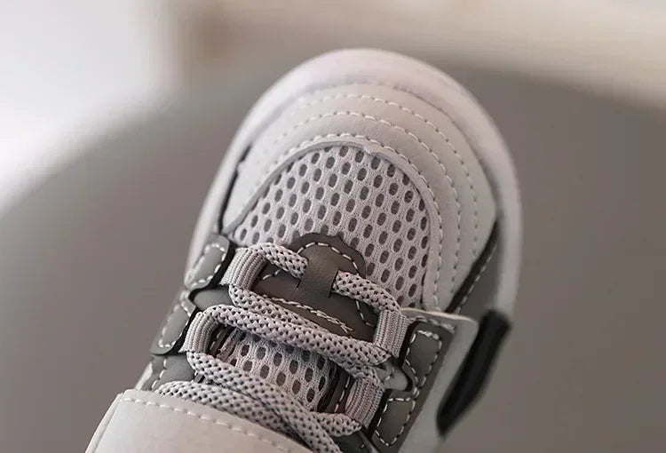 Kids Sports Shoes New Boy' Soft Sole Antiskid Shoes 1-3Year Old Tide Comfortable Sandals for Boy Baby Casual Shoes Kids Sneakers